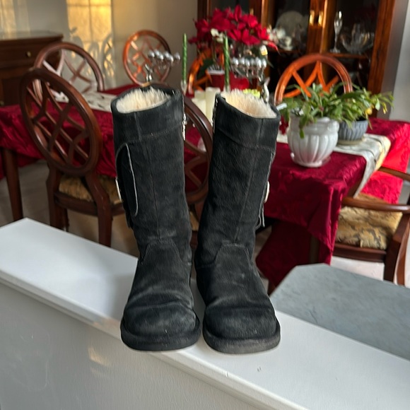 Vintage UGG boots - Picture 2 of 7